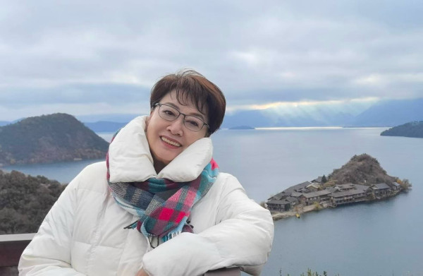 前港姐季軍驚爆入院切除整個子宮 素顏病床照曝光自嘲:唔會生得出