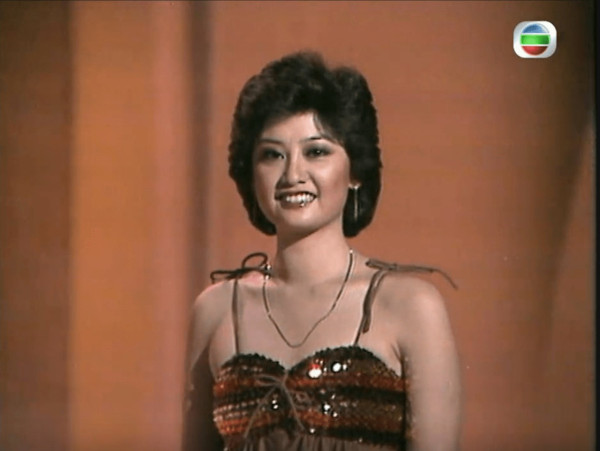 前港姐季軍驚爆入院切除整個子宮 素顏病床照曝光自嘲：唔會生得出