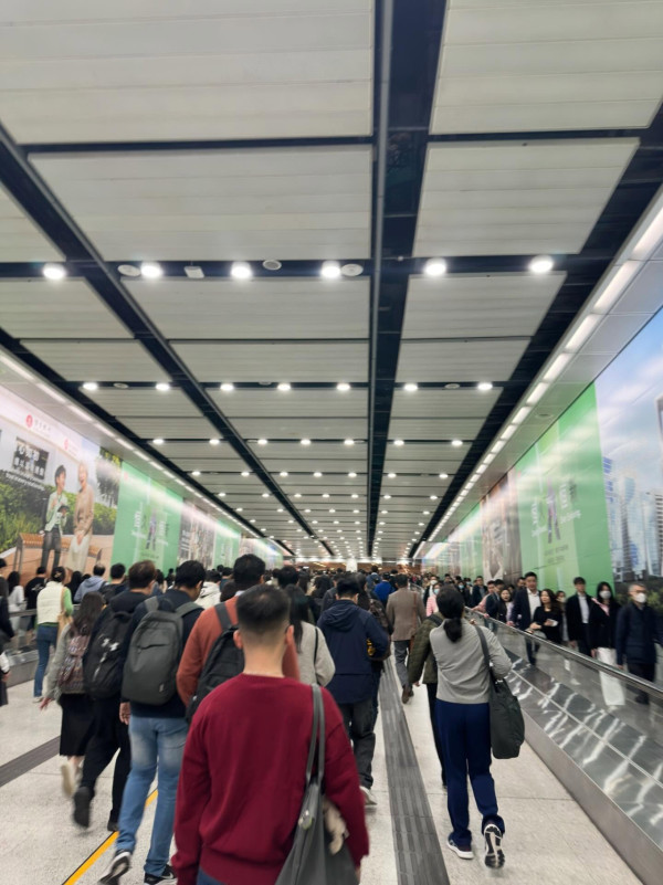 入咗香港站「藍牙結界」？ AirPods行過即斷線無聲 網民教一招改善斷線