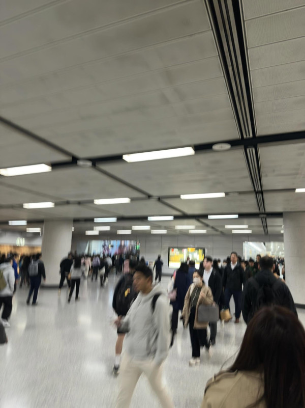 入咗香港站「藍牙結界」？ AirPods行過即斷線無聲 網民教一招改善斷線