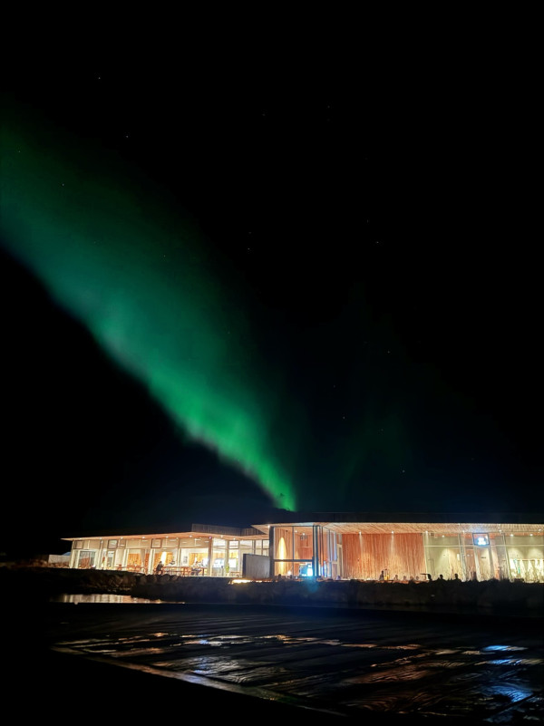 前TVB小花冰島極光雪地脫剩比堅尼！零度大解放晒「未婚夫視角」震撼網民