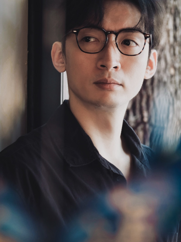 獨家｜前TVB男星尖沙咀拍追逐戲小紅書瘋傳！嚇親內地遊客急出面解畫：香港很安全 