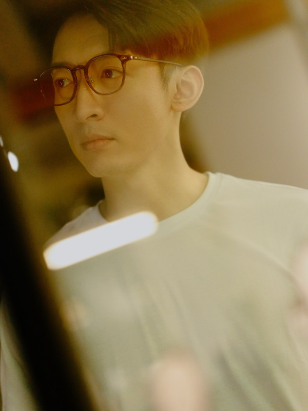 獨家｜前TVB男星尖沙咀拍追逐戲小紅書瘋傳！嚇親內地遊客急出面解畫：香港很安全 