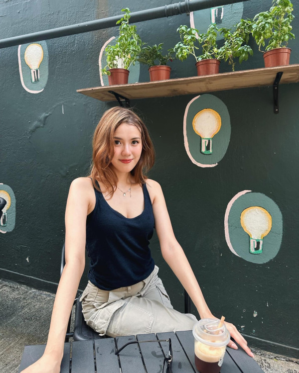 東張女神鄧凱文極限爆乳震撼沙灘！三點式晒海溝級事業線征服網民︰係咪海嘯