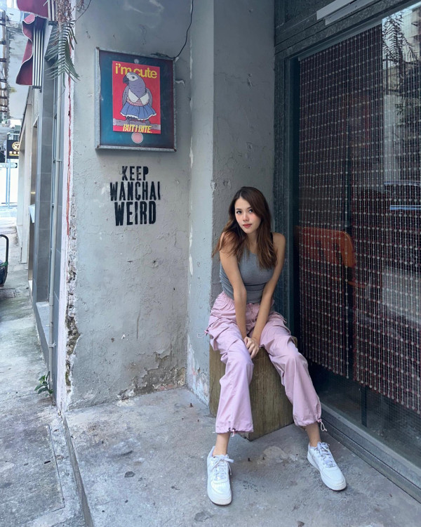 「東張女神」空降殺入《愛回家》劇組！惹火造型曝光惹網民瘋狂截圖