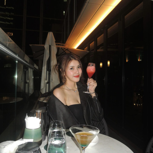 「東張女神」空降殺入《愛回家》劇組！惹火造型曝光惹網民瘋狂截圖