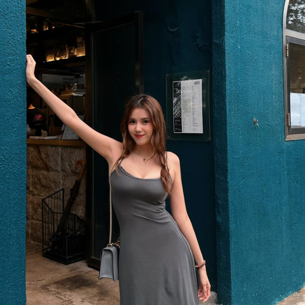 「東張女神」空降殺入《愛回家》劇組！惹火造型曝光惹網民瘋狂截圖