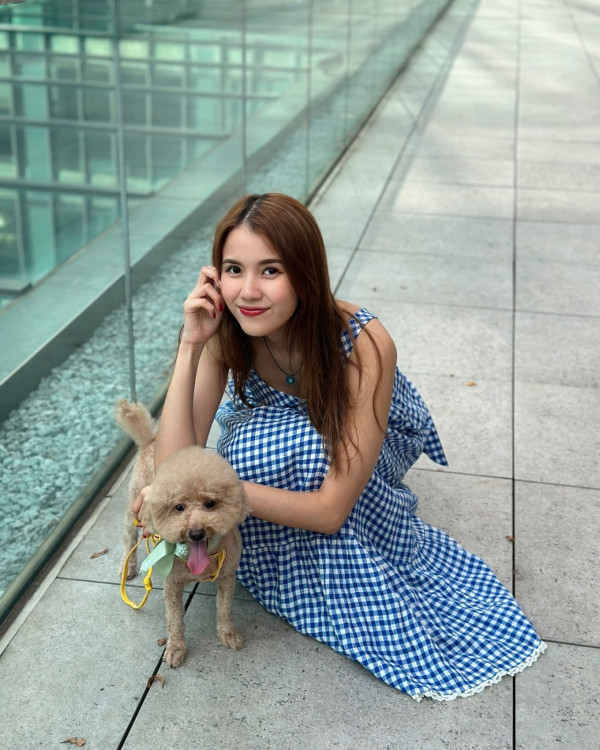 東張女神鄧凱文極限爆乳震撼沙灘！三點式晒海溝級事業線征服網民︰係咪海嘯