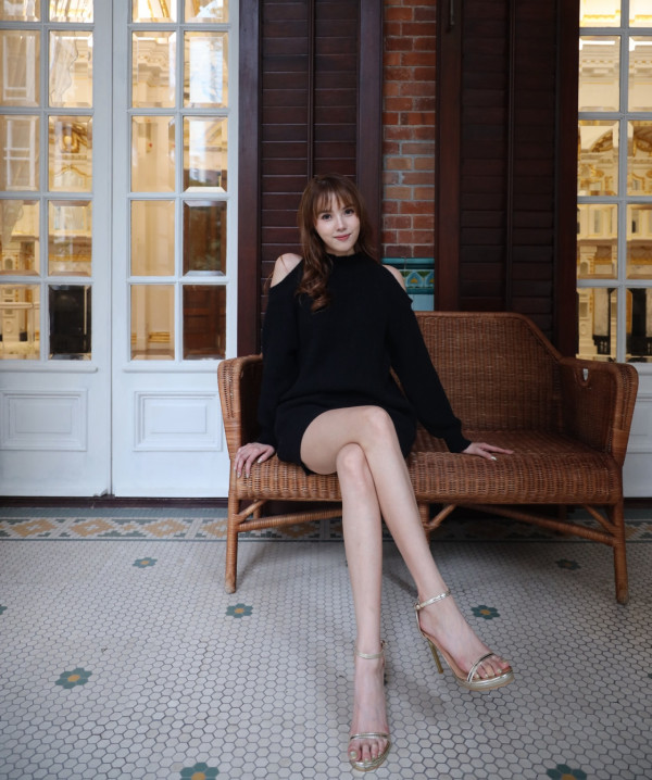 「東張女神」空降殺入《愛回家》劇組！惹火造型曝光惹網民瘋狂截圖