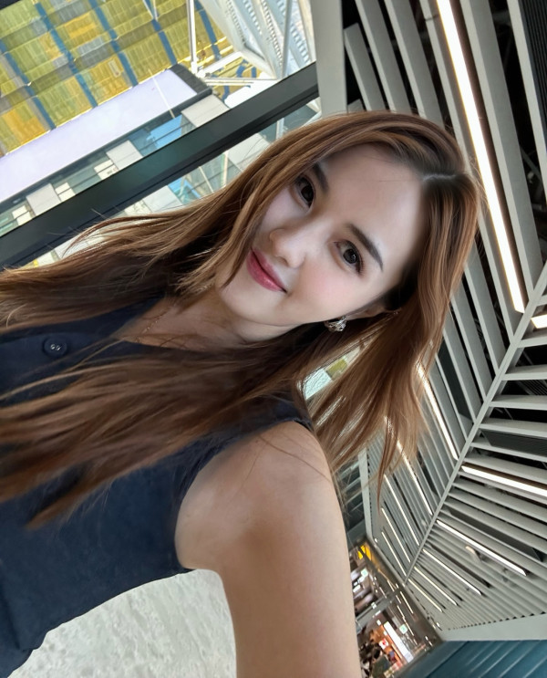 「東張女神」空降殺入《愛回家》劇組！惹火造型曝光惹網民瘋狂截圖