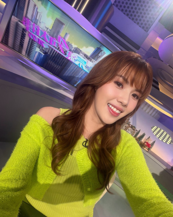 「東張女神」空降殺入《愛回家》劇組！惹火造型曝光惹網民瘋狂截圖