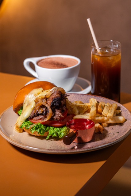 灣仔合和羅馬風洞穴Cafe全新開幕 世界冠軍聯手出品日啡夜酒/全天候寵物友善戶外花園