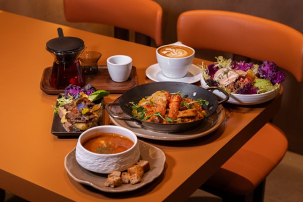 灣仔合和羅馬風洞穴Cafe全新開幕 世界冠軍聯手出品日啡夜酒/全天候寵物友善戶外花園