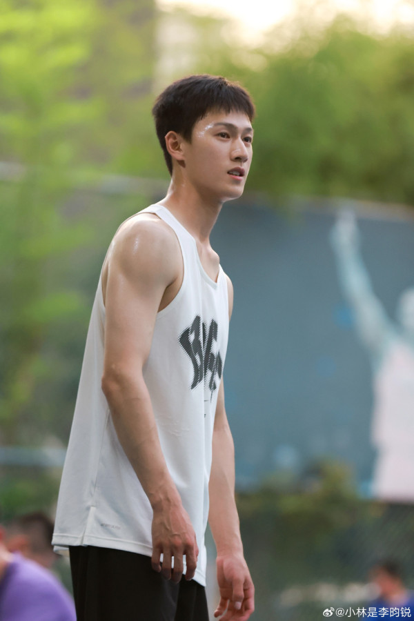 古裝陸劇男神李昀銳7件不為人知的事！曾入國家籃球隊被粉絲封「薄肌男神」