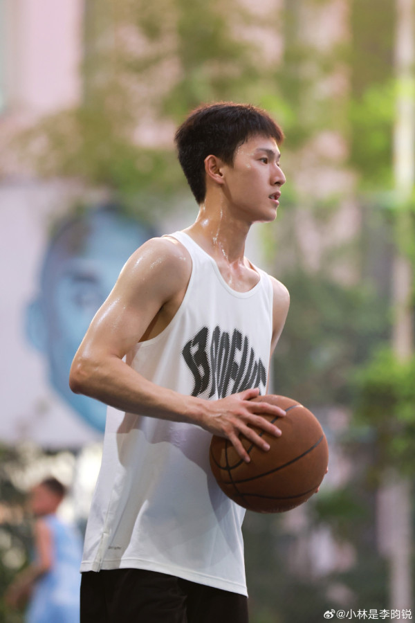 古裝陸劇男神李昀銳7件不為人知的事！曾入國家籃球隊被粉絲封「薄肌男神」