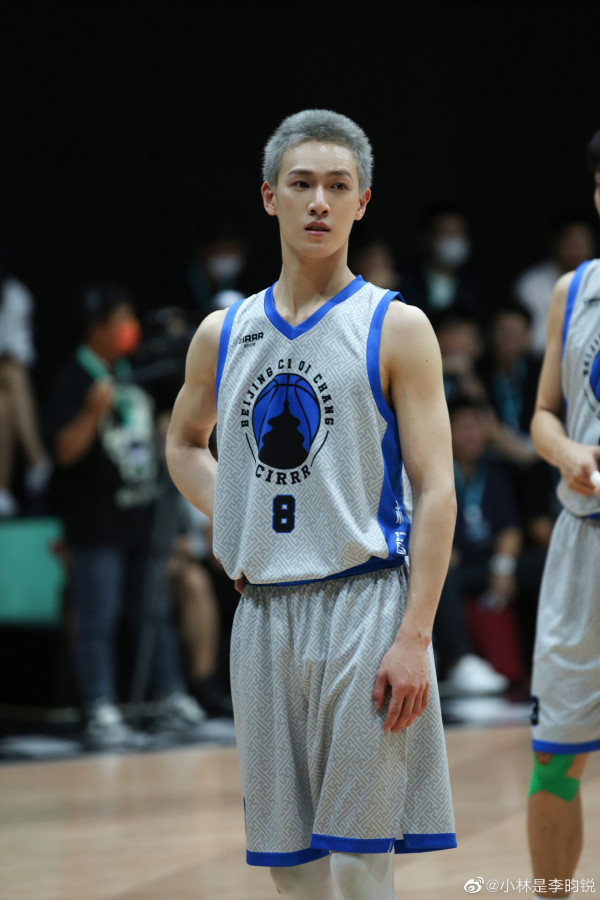 古裝陸劇男神李昀銳7件不為人知的事！曾入國家籃球隊被粉絲封「薄肌男神」