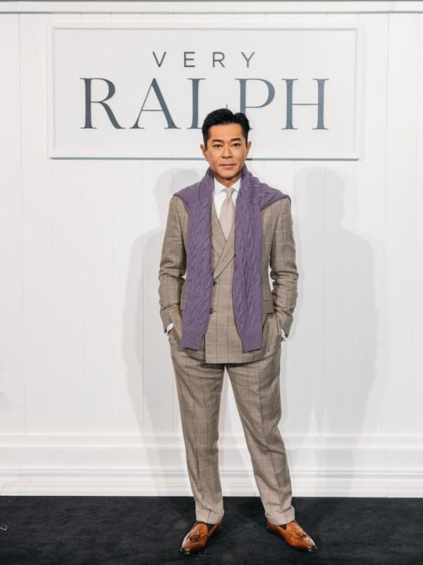 古天樂晒一家三口全家福罕有破例笑住影相 媽媽樣貌曝光母子五官似足餅印