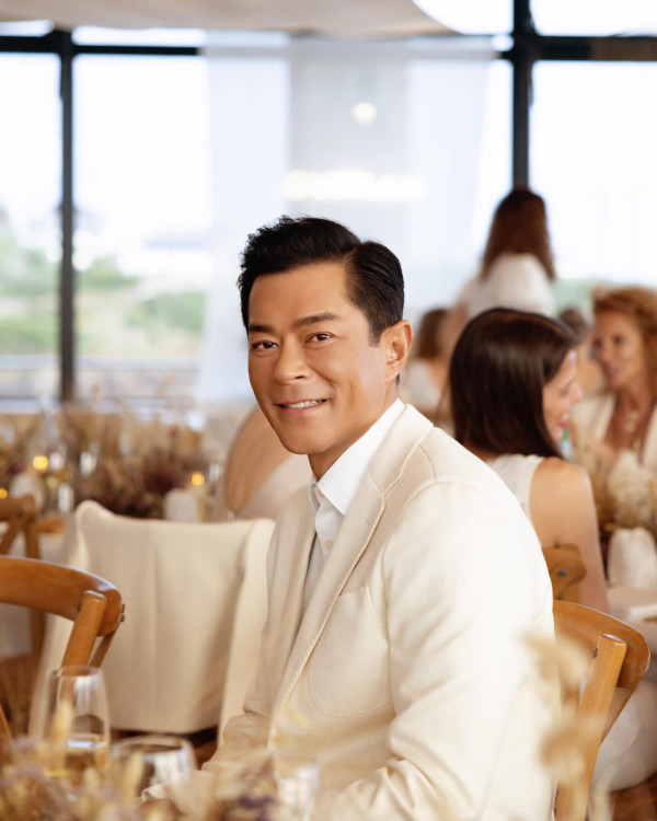 古天樂晒一家三口全家福罕有破例笑住影相 媽媽樣貌曝光母子五官似足餅印