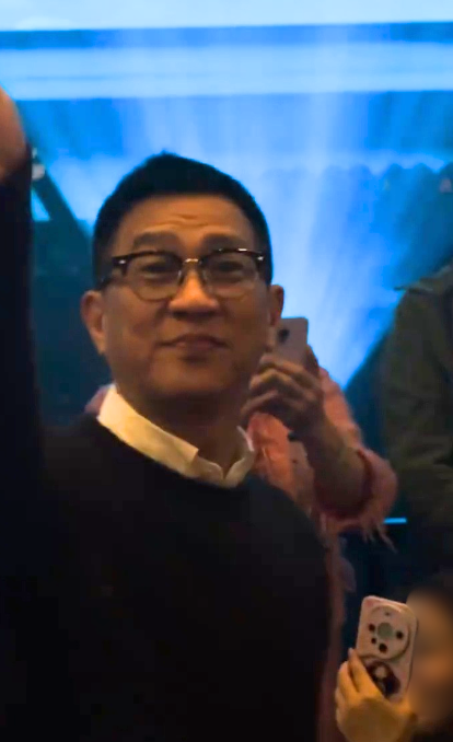 吳美珩息影多年罕有露面睇演唱會 53歲氣質風情萬種驚艷網民︰人間防腐劑