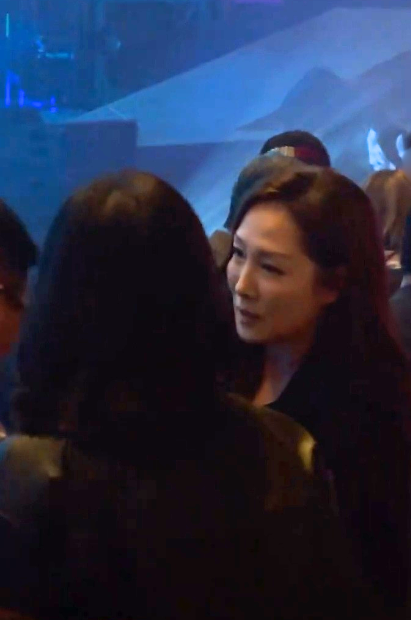 吳美珩息影多年罕有露面睇演唱會 53歲氣質風情萬種驚艷網民︰人間防腐劑