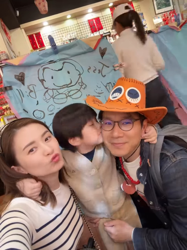 沈卓盈4歲仔仔五官倒模媽媽高顏值！近照搶晒鏡獲封潛力股：大個一定係男神