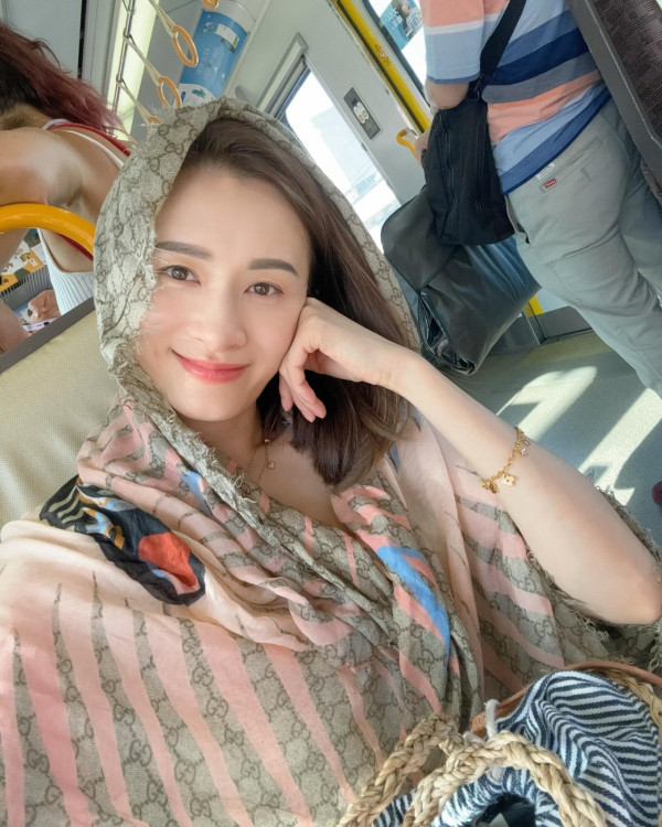 沈卓盈4歲仔仔五官倒模媽媽高顏值！近照搶晒鏡獲封潛力股：大個一定係男神