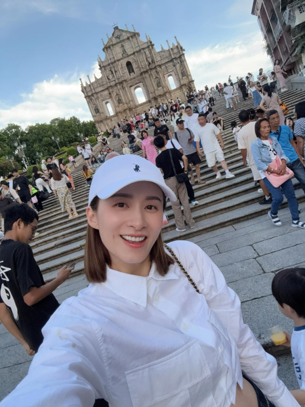 沈卓盈4歲仔仔五官倒模媽媽高顏值！近照搶晒鏡獲封潛力股：大個一定係男神