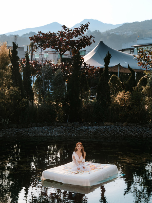 視帝老婆激罕接拍性感內衣廣告！紅白蕾絲造型豁出去挑戰最大膽尺度