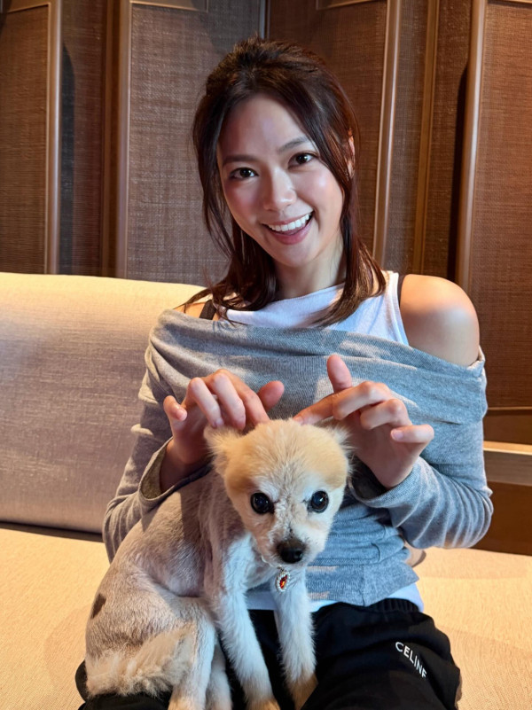 游嘉欣睇BLACKPINK一句失言引爆負評 被轟跟風假粉絲！孔德賢5字留言暗寸