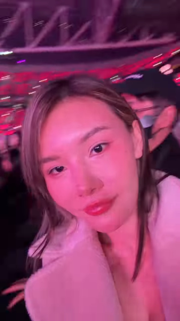 馬生獨寵五索貼身陪追星睇BLACKPINK!超級富豪坐觀眾席頭排一舉動掀熱議