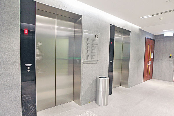 高薪「悶工」｜5. 升降機技工 Elevator technician。圖片來源：HKET圖庫