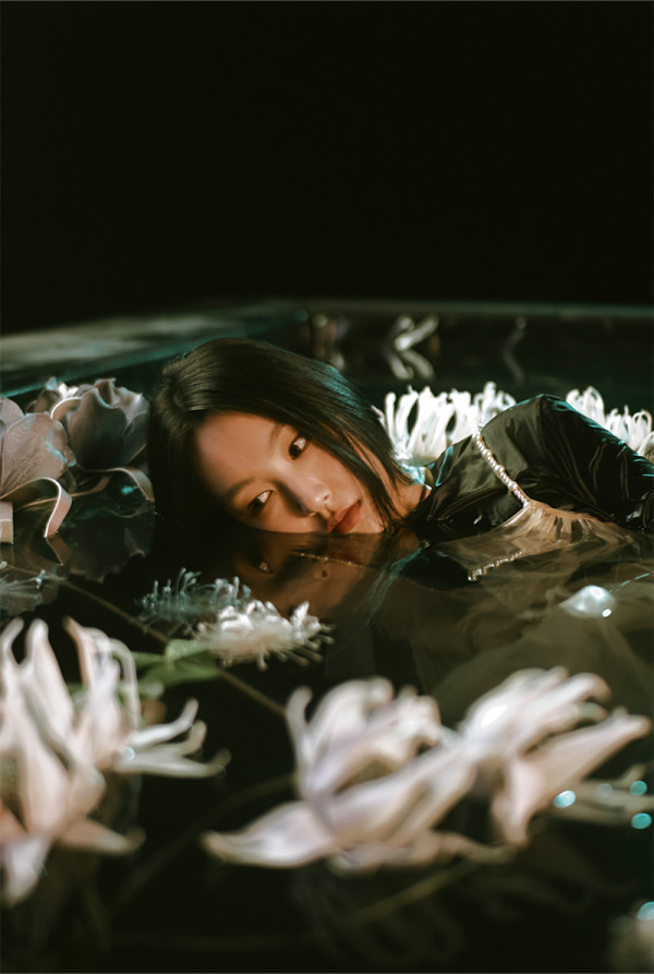 Gigi炎明熹加盟新公司推新作《風旅》 剖白離巢後心路歷程/最想跟○○合作出歌