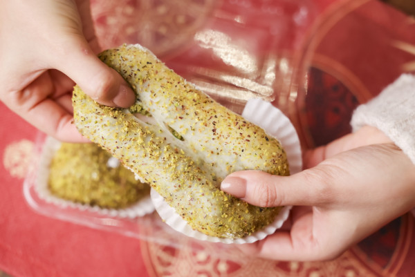 年宵2026｜全港TOP5花市推介懶人包！維園女僕魚蛋/觀塘日昇小食韭菜餅/啟德脆皮鹹豬手/安成宰現身掃街