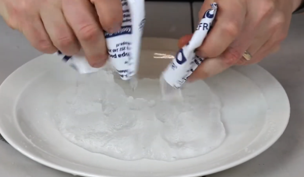 冰袋唔好再掉！網民教2個隱藏妙用：做擴香座、救植物、呢樣嘢千祈咪做