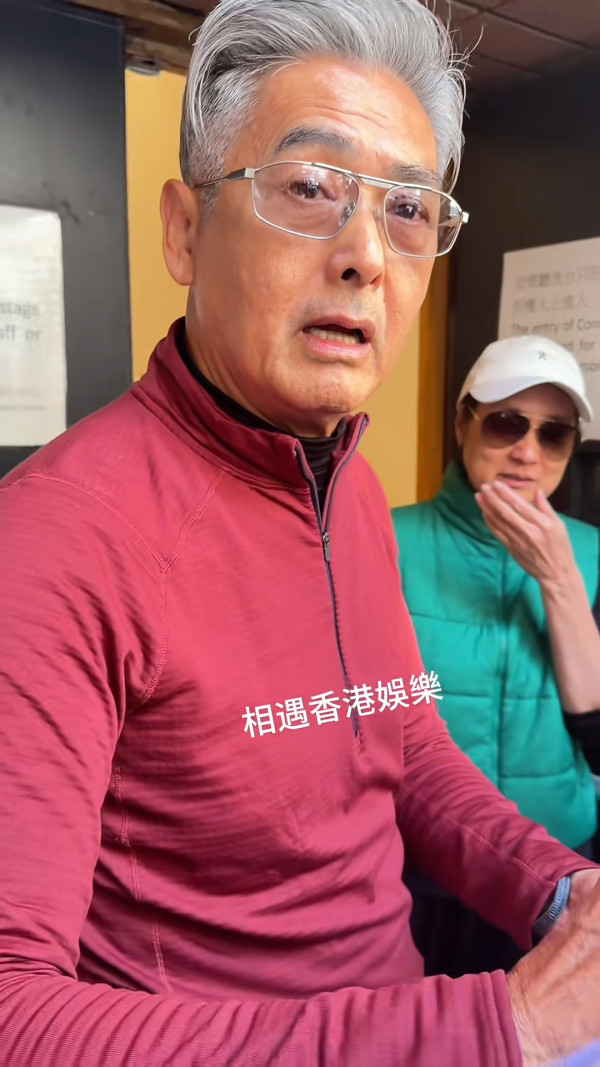 周潤發尖沙咀被點錯相當街呼喝 認錯盧海鵬?發哥一句神回不怒反笑獲激讚