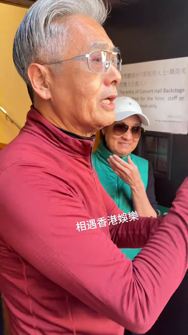 周潤發尖沙咀被點錯相當街呼喝 認錯盧海鵬?發哥一句神回不怒反笑獲激讚