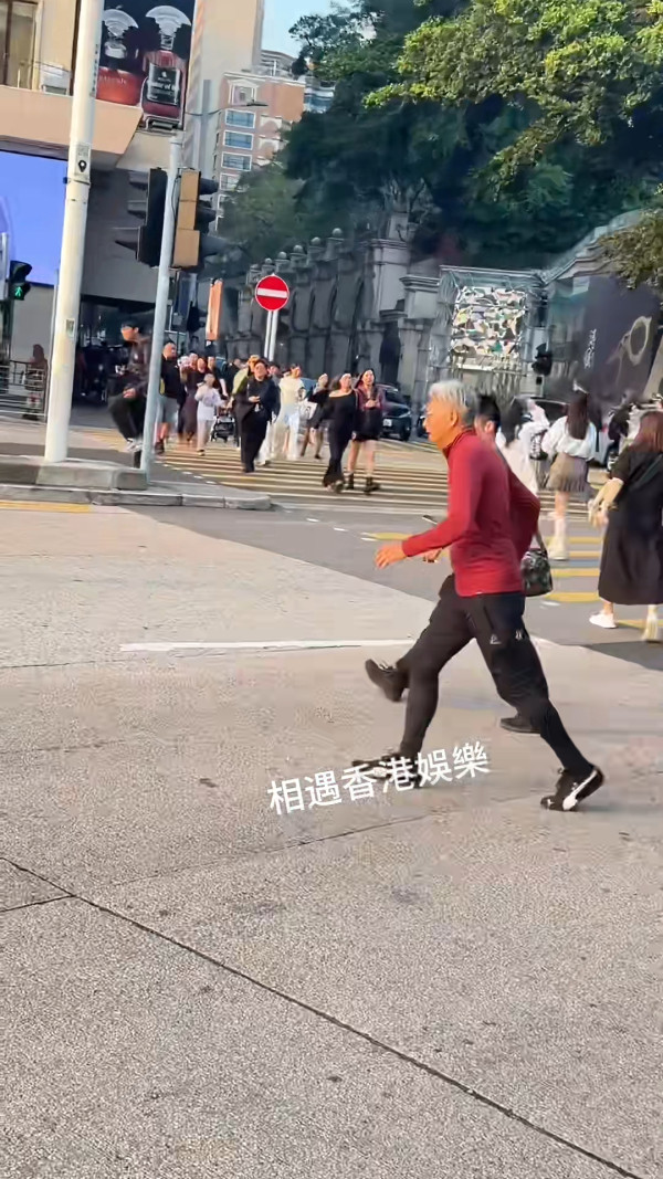 周潤發尖沙咀被點錯相當街呼喝 認錯盧海鵬?發哥一句神回不怒反笑獲激讚