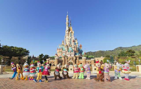 迪士尼平日都逼爆！遊客入園等2小時崩潰：10分鐘郁一次、玩Frozen排足150分鐘