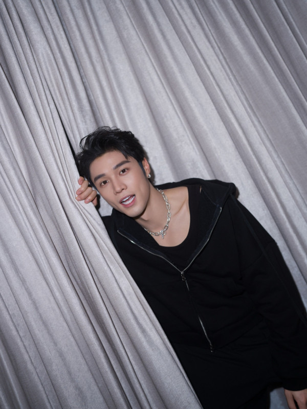 丁子朗炫富失言恥笑經濟艙被轟歧視！一句惹眾怒被內地網民圍剿：不知所謂