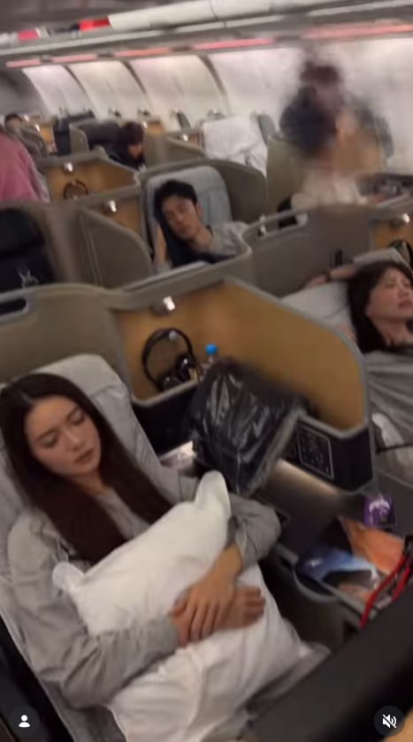 丁子朗道歉了|講者無心聽者有意 坐商務艙拍片被質疑炫富兩地網民負評