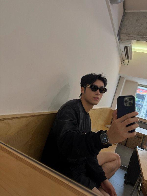 丁子朗道歉了|講者無心聽者有意 坐商務艙拍片被質疑炫富兩地網民負評