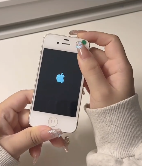 $60蚊買iPhone？14年前古董機遭瘋搶：成最強「CCD相機」平替、拍出高級感