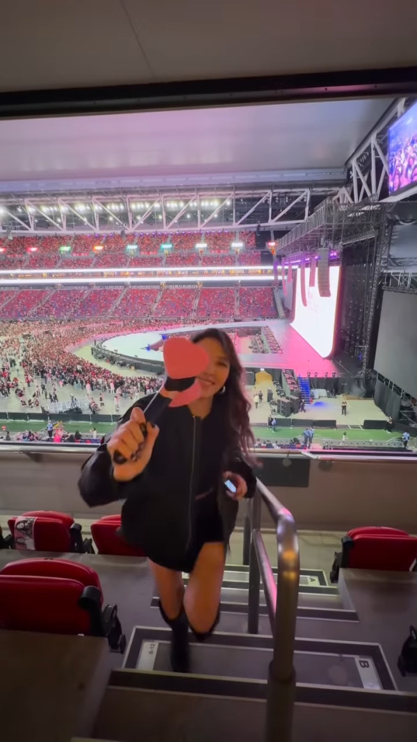 官恩娜追星睇BLACKPINK樂極生悲！息影後極罕露面生圖流出：完全唔似46歲