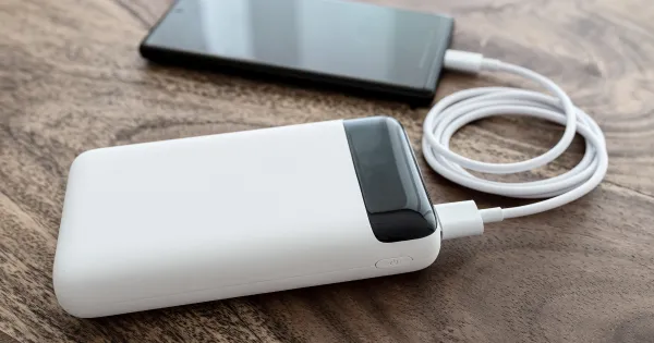 尿袋隨時係「車廂未爆彈」!台北東京頻傳自燃意外 專家揭行動電源3大衰敗徵兆須即丟保命