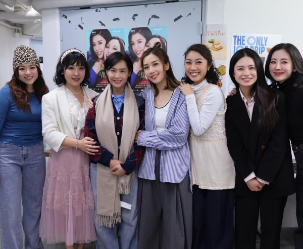 53歲朱茵同框合照靚樣艷壓黃智雯!打扮樸素看不出11歲年齡差零違和感