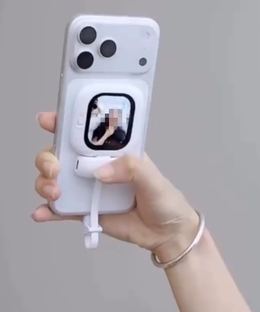 手機前置自拍弱爆?網民瘋搶「後置神器」高清畫質驚人:終於唔使盲拍、有小螢幕睇