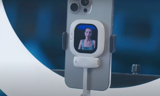 手機前置自拍弱爆？網民瘋搶「後置神器」高清畫質驚人：終於唔使盲拍、有小螢幕睇