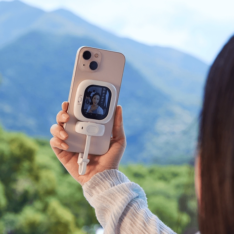 手機前置自拍弱爆?網民瘋搶「後置神器」高清畫質驚人:終於唔使盲拍、有小螢幕睇