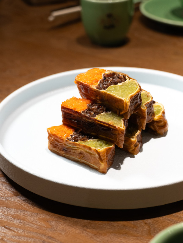 旺角蓮香居懷舊中菜點心推介！神級黑毛豬叉燒＋鮮茄焗骨飯＋煙燻素鵝／1招即享長者優惠 (記者實測試食)