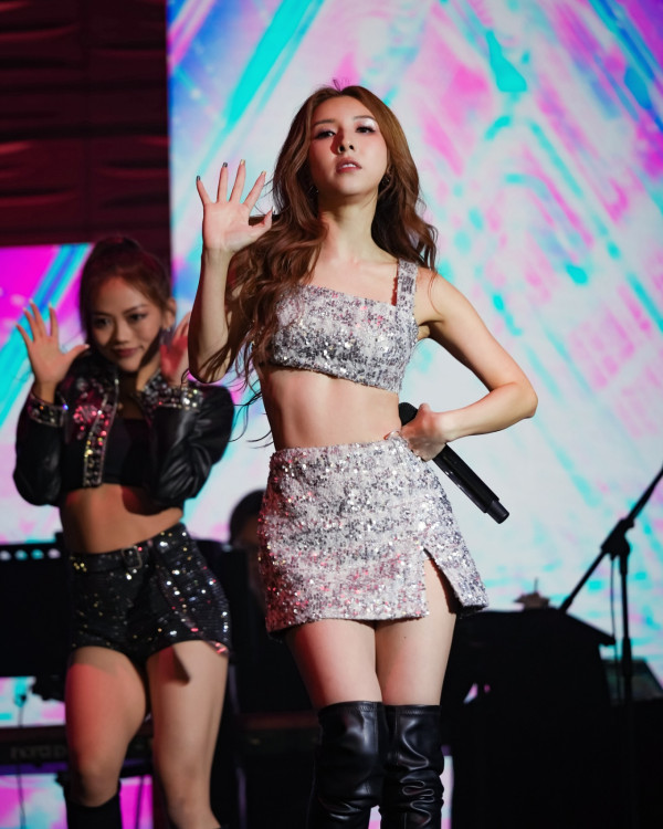 譚嘉儀演唱會被踢爆拖糧未找數？驚揭本人都係苦主冇錢收 6位數歌酬凍過水